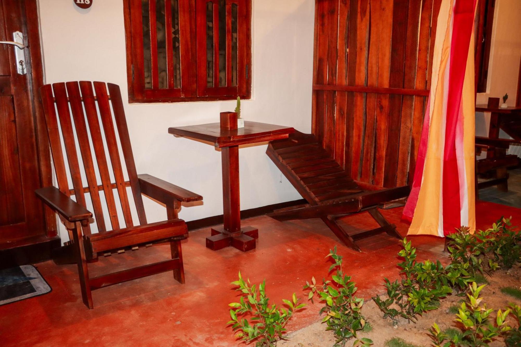 Surfers Park Arugambay Bed and Breakfast Arugam Bay Buitenkant foto