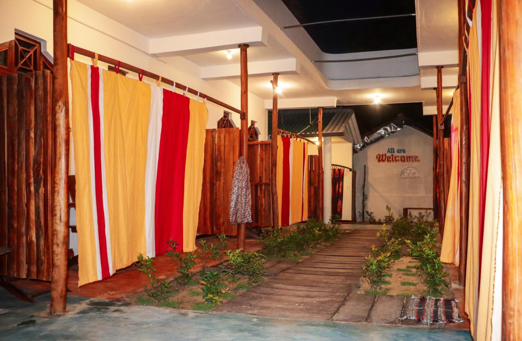 Surfers Park Arugambay Bed and Breakfast Arugam Bay Buitenkant foto